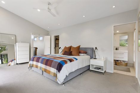 Photo of property in 25a Barron Drive, Green Bay, Auckland, 0604