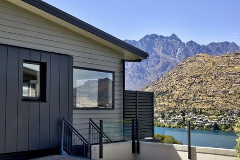 Photo of property in 8 Goldrush Way, Queenstown, 9300