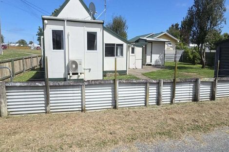 Photo of property in 45/45b Avenue Road, Foxton, 4814