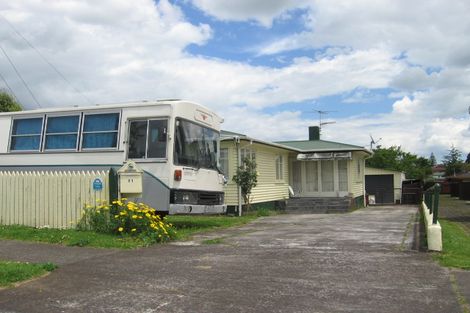 Photo of property in 71 Kenderdine Road, Papatoetoe, Auckland, 2025