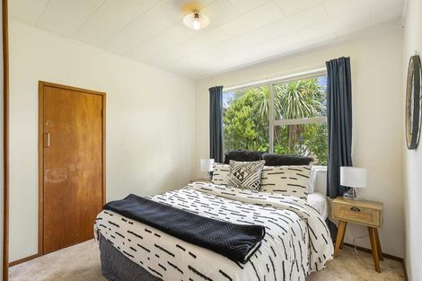 Photo of property in 5 Papa Place, Birkdale, Auckland, 0626