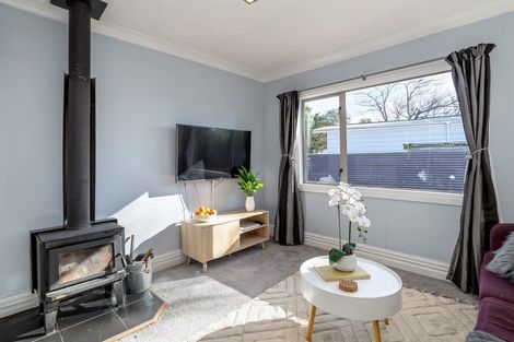 Photo of property in 16 Hardie Grove, Featherston, 5710