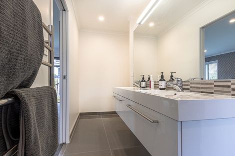 Photo of property in 31 Lilac Close, Cambridge, 3434