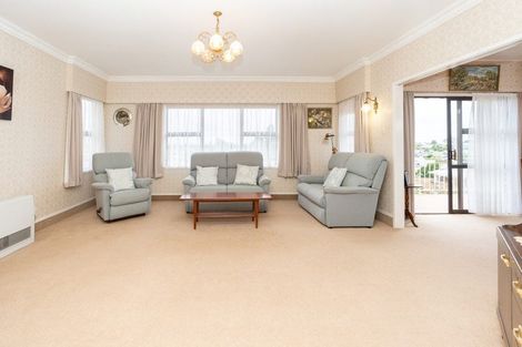 Photo of property in 51 Resthill Crescent, Glenview, Hamilton, 3206