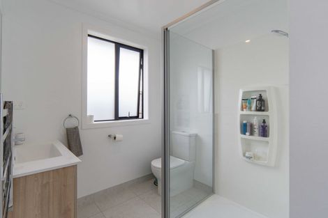 Photo of property in 2/2 Bostonkip Crescent, Fitzroy, Hamilton, 3282