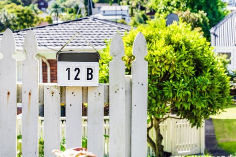 Photo of property in 2/12 Ellice Road, Totara Vale, Auckland, 0629