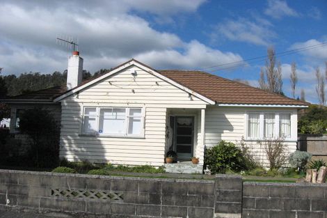 Photo of property in 3 Gibbs Crescent, Wainuiomata, Lower Hutt, 5014