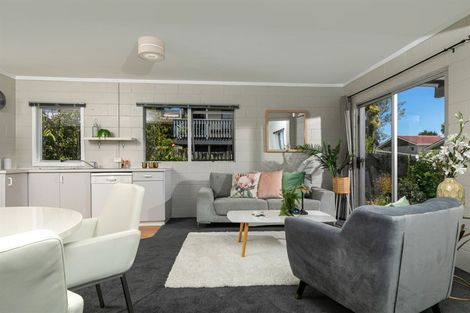 Photo of property in 7 Seabar Place, Glen Eden, Auckland, 0602