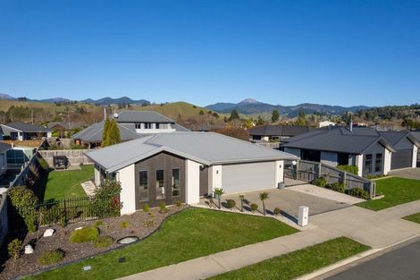 Photo of property in 14 George Fyfe Way, Wakefield, 7025