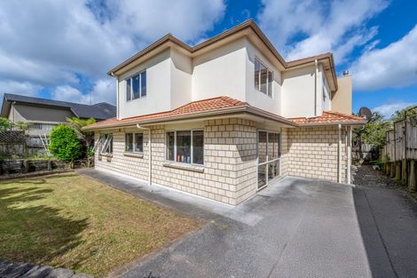 Photo of property in 10 Baverton Drive, Flat Bush, Auckland, 2016