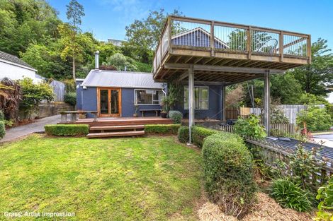 Photo of property in 30 Hawkhurst Road, Lyttelton, 8082