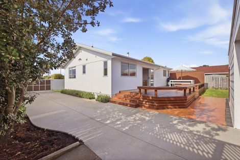 Photo of property in 21 Seaspray Drive, Mount Maunganui, 3116