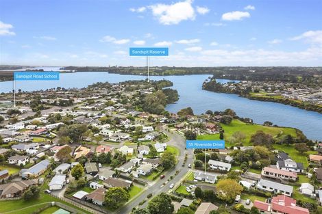 Photo of property in 55 Riverside Drive, Waiuku, 2123