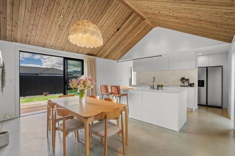 Photo of property in 17 Dunn Street, Lake Hawea, 9382