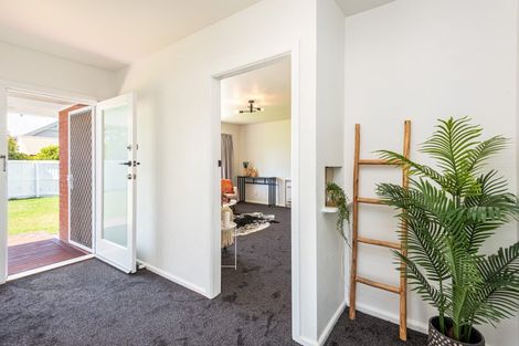 Photo of property in 134 Somerfield Street, Somerfield, Christchurch, 8024