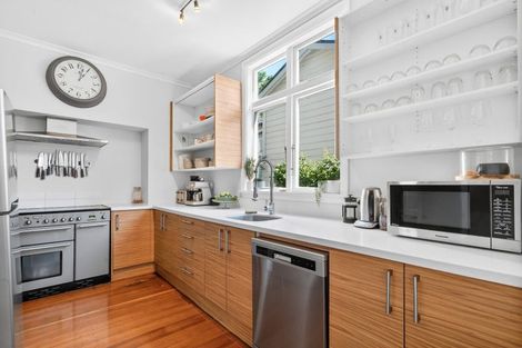 Photo of property in 32 Brougham Street, Nelson South, Nelson, 7010