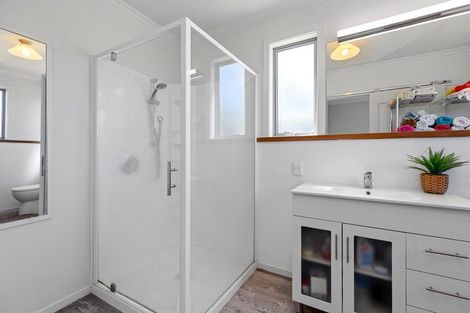 Photo of property in 21 Whenuariri Place, Maketu, 3189