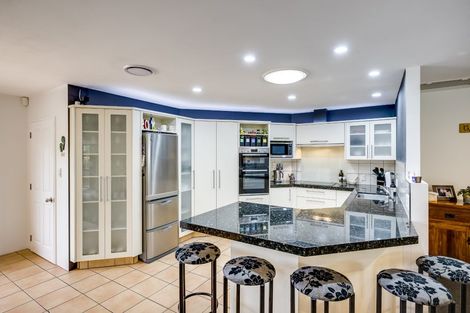 Photo of property in 37 Pukekura Place, Taradale, Napier, 4112