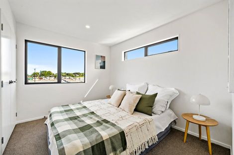 Photo of property in 1/4 Glenburn Road, Hobsonville, Auckland, 0616
