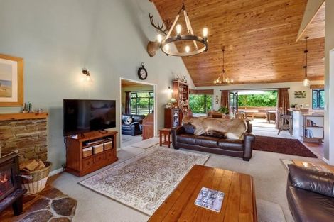 Photo of property in 64 Muhunoa Road West, Ohau, Levin, 5570