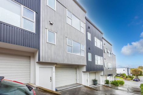 Photo of property in 12u4 Scotland Place, Hillcrest, Hamilton, 3216