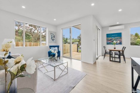 Photo of property in 25a Scarlet Drive, Ranui, Auckland, 0612