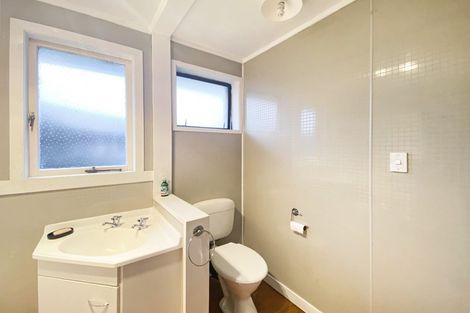 Photo of property in 72 Friedlanders Road, Manurewa, Auckland, 2102