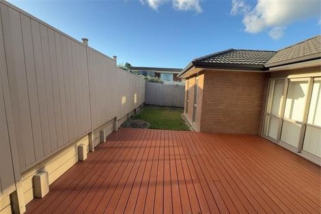 Photo of property in 35 Riverglade Parkway, Te Atatu South, Auckland, 0610