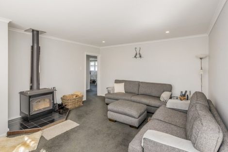 Photo of property in 12 Featherston Street, Levin, 5510