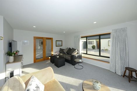 Photo of property in 8 Hamish Place, Westmorland, Christchurch, 8025