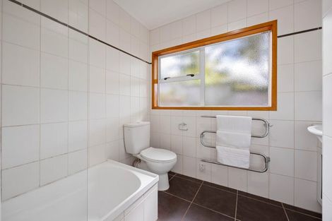 Photo of property in 13 Seymour Road, Mellons Bay, Auckland, 2014