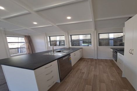 Photo of property in 62 Seaview Road, Marfell, New Plymouth, 4310