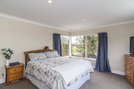Photo of property in 232 Mazengarb Road, Paraparaumu, 5032