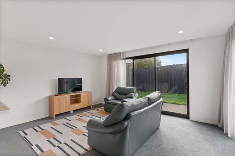 Photo of property in 12 Fairbairn Close, Halswell, Christchurch, 8025