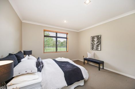 Photo of property in 7 Titirangi Drive, Fitzherbert, Palmerston North, 4471