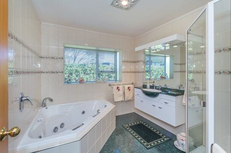 Photo of property in 28 Easton Way, Levin, 5510