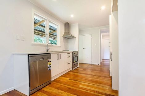 Photo of property in 26 Trojan Crescent, New Lynn, Auckland, 0600