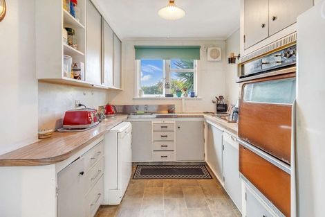 Photo of property in 13 Waimarie Avenue, Paraparaumu, 5032