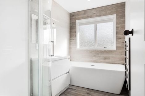 Photo of property in 22 Hartley Terrace, Massey, Auckland, 0614