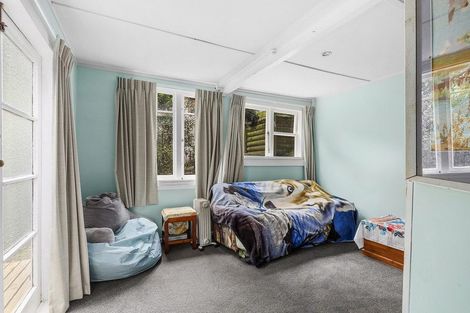 Photo of property in 35 Airlie Road, Plimmerton, Porirua, 5026