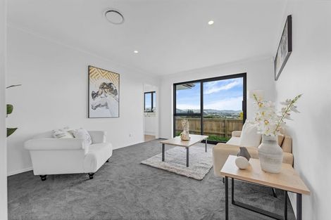 Photo of property in 2 Dolcetto Place, Pokeno, 2402