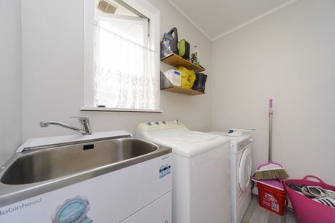 Photo of property in 5 Milton Street, Roslyn, Palmerston North, 4414
