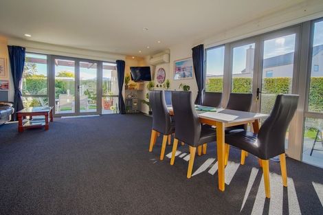 Photo of property in 9 Meadowbrook Place, Wanaka, 9305