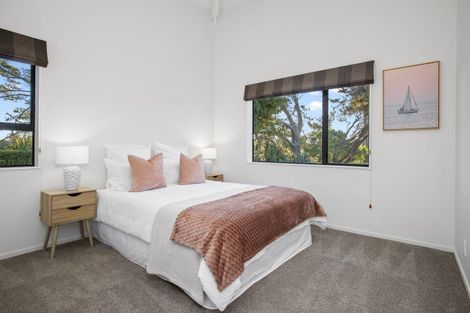 Photo of property in 5 Godwit Place, Waiuku, 2123