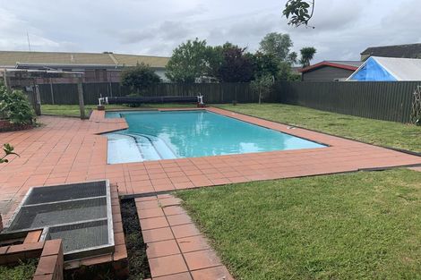 Photo of property in 35 Poaka Avenue, Dinsdale, Hamilton, 3204