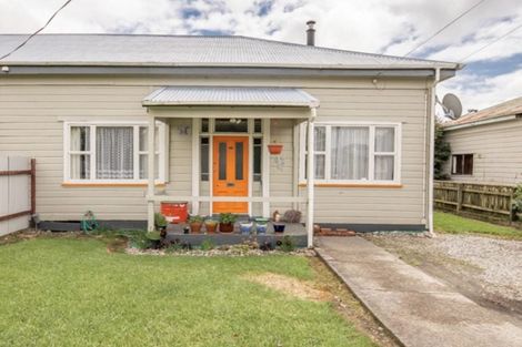 Photo of property in 82- 84 Queen Street, Westport, 7825