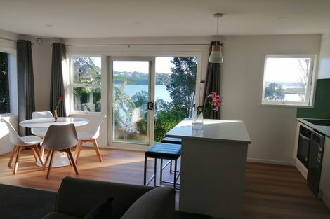 Photo of property in 5 Chapman Road, Te Atatu Peninsula, Auckland, 0610