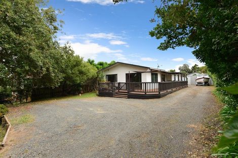 Photo of property in 6 Cemetery Road, Waiuku, 2123