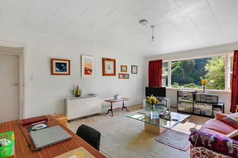 Photo of property in 84 Newlands Road, Newlands, Wellington, 6037
