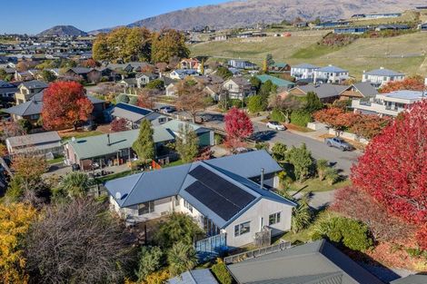 Photo of property in 52 Meadowstone Drive, Wanaka, 9305